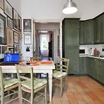 Amphiteater Art Apartman