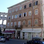 Amphiteater Art Apartman